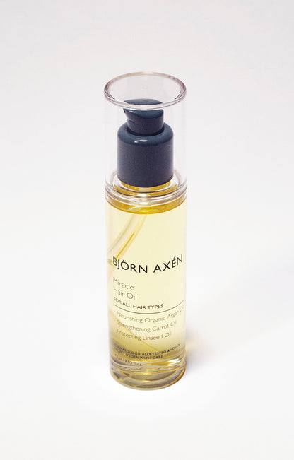 A nourishing oil to smooth and soften hair